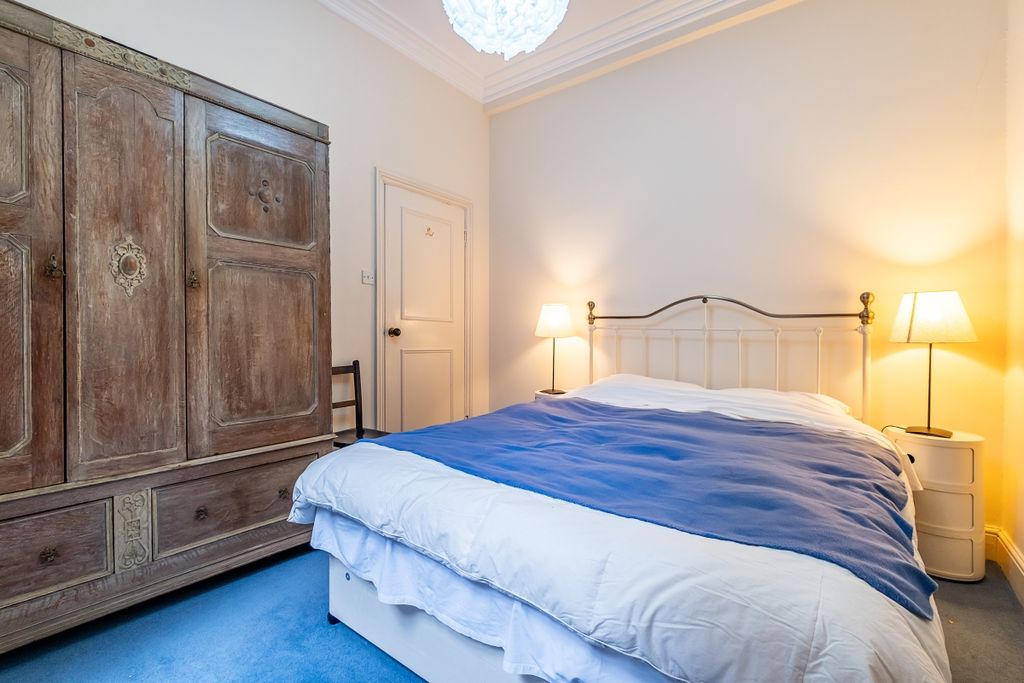 Property photo 3 of 10 Gloucester-Street-08