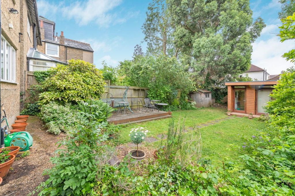 Property photo 2 of 20 Picture No. 17