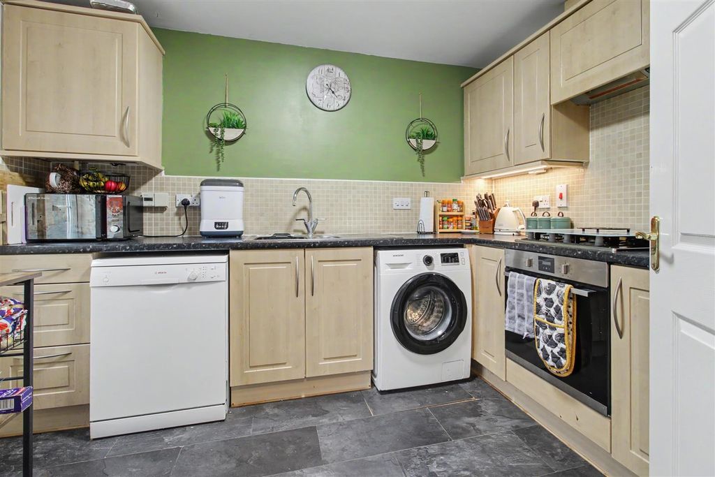 Property photo 2 of 23 Kitchen