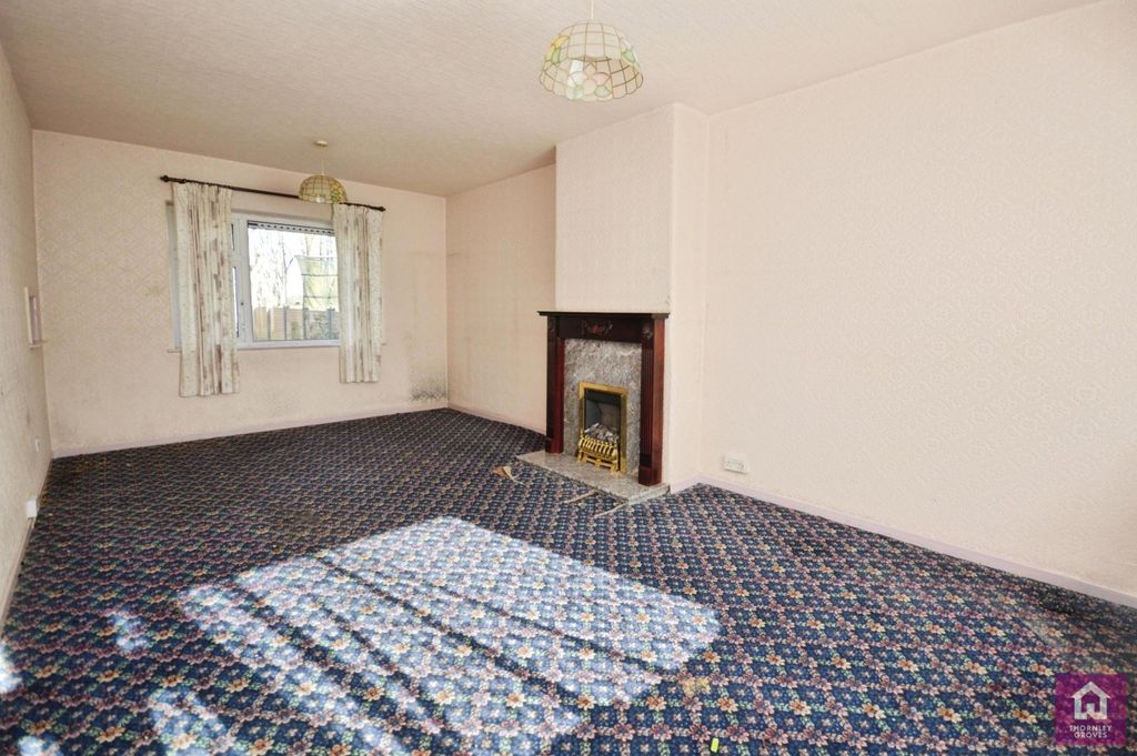 Property photo 2 of 9 Lounge