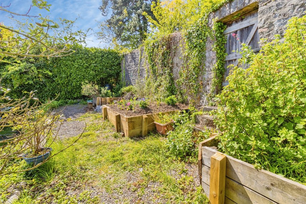 Additional image 34 of 4 bed semi-detached house for saleCourtenay Road, Newton Abbot TQ12