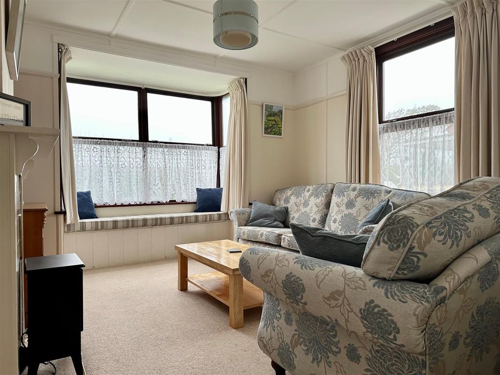 Property photo 2 of 15 Living Room 3.Jpg