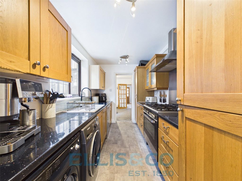 Property photo 3 of 18 Picture No. 11