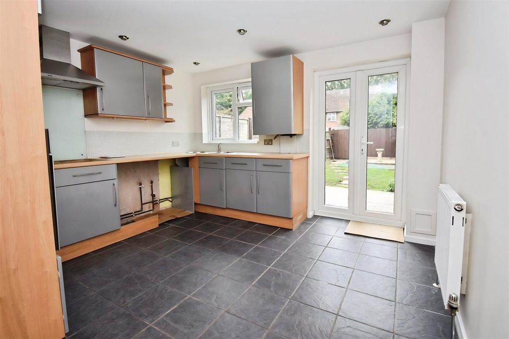 Property photo 3 of 10 5c21Bea2-R 20Kitchen 20Diner.Jpg