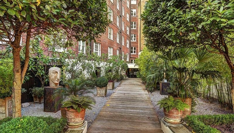 Property photo 1 of 4 Hill Street, London