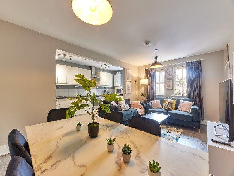 Property photo 3 of 20 Lilico House - Hr (296)