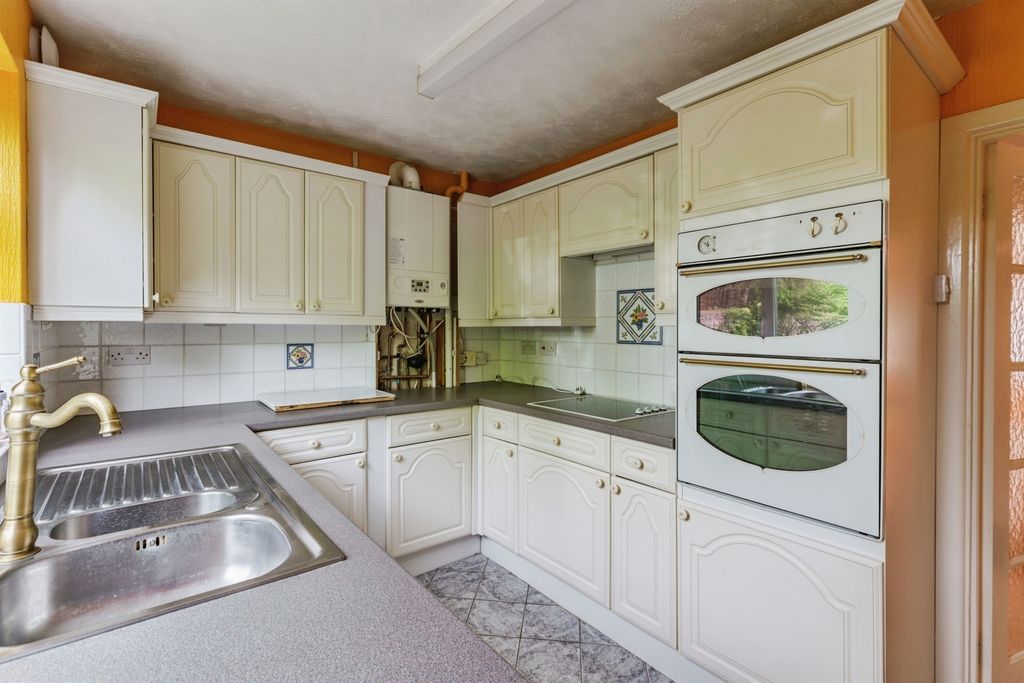 Property photo 2 of 19
