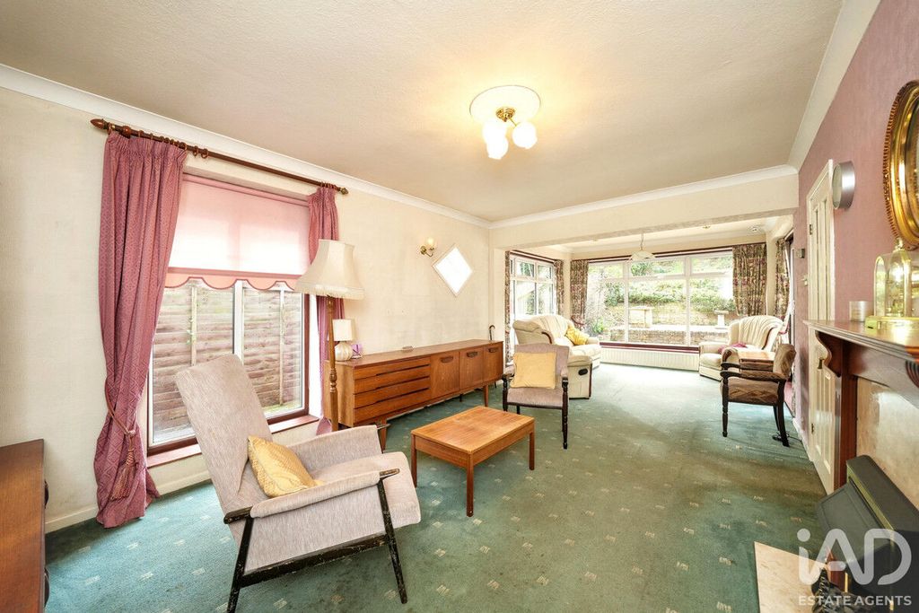 Property photo 3 of 45