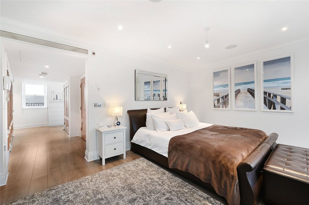 Property photo 3 of 32 Picture No. 19