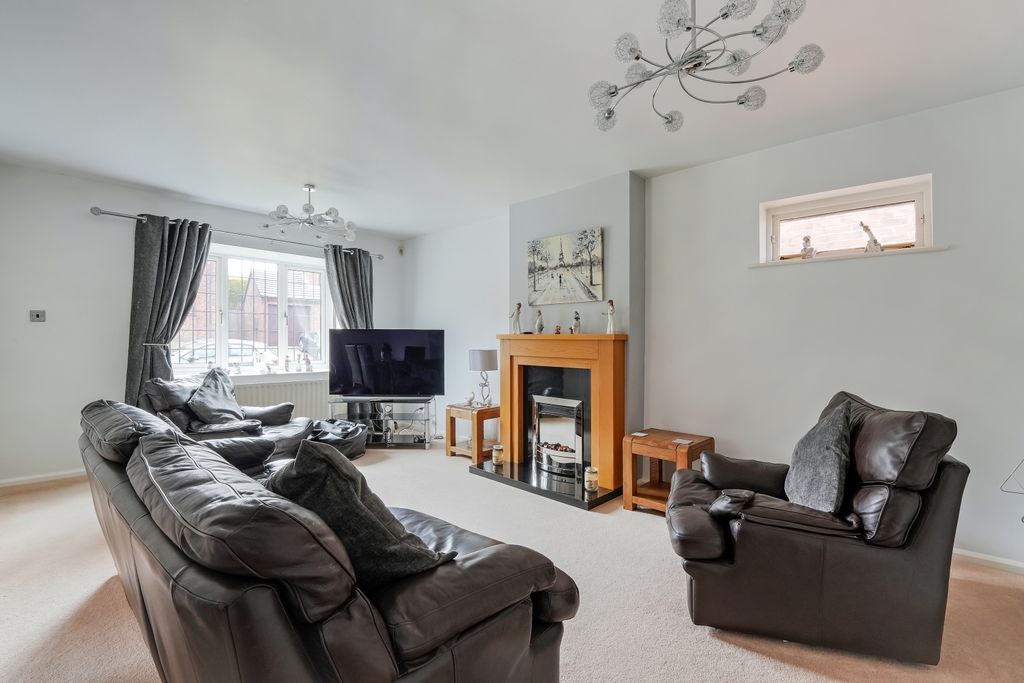 Property photo 3 of 23 Living Room