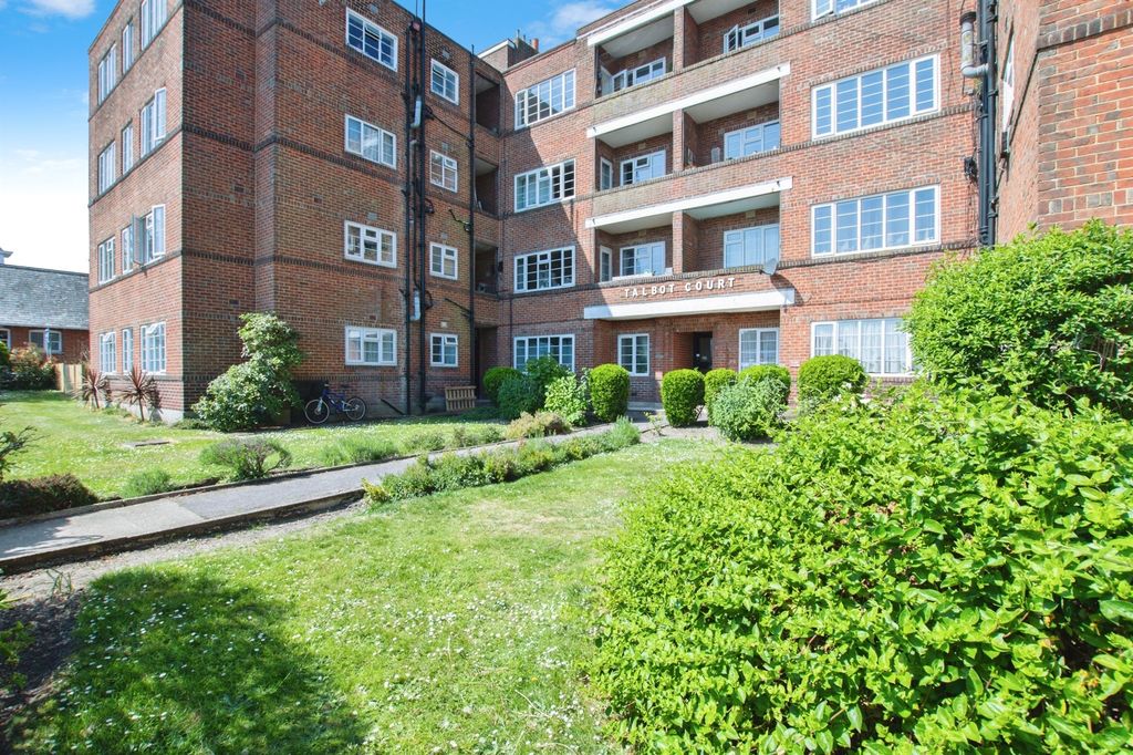 Property photo 2 of 16
