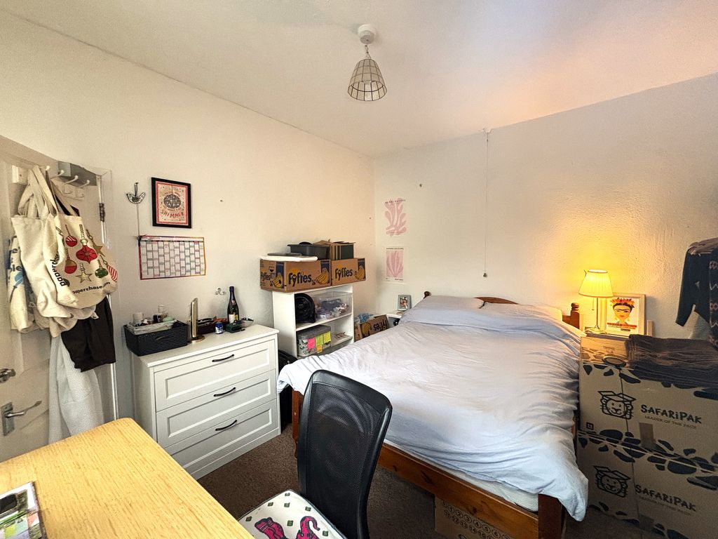 Property photo 1 of 13 Bedroom