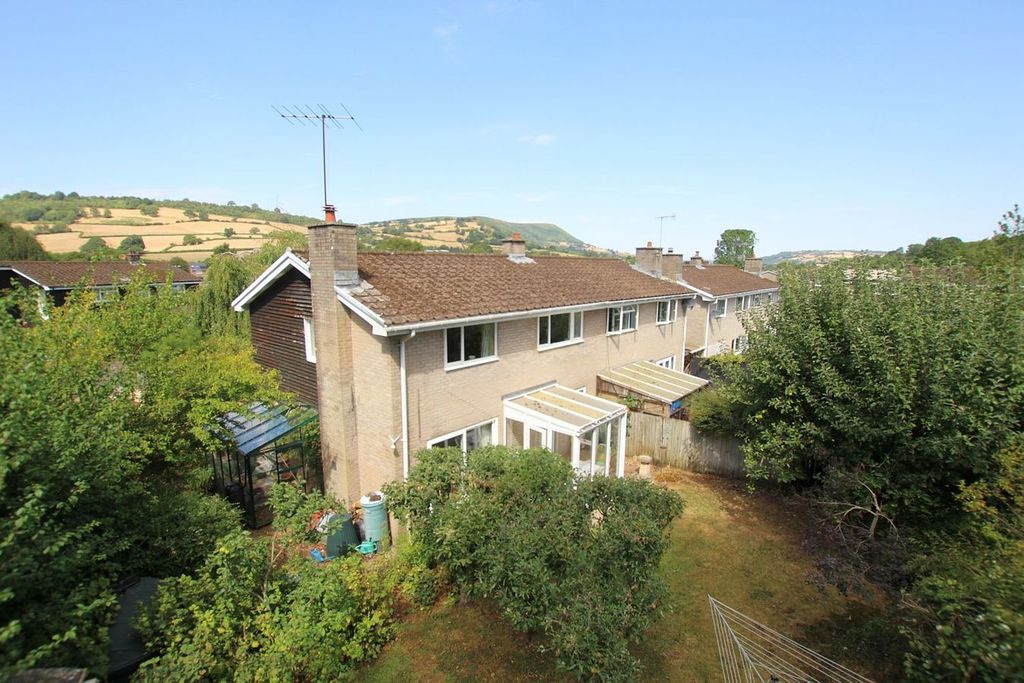 Property photo 3 of 27
