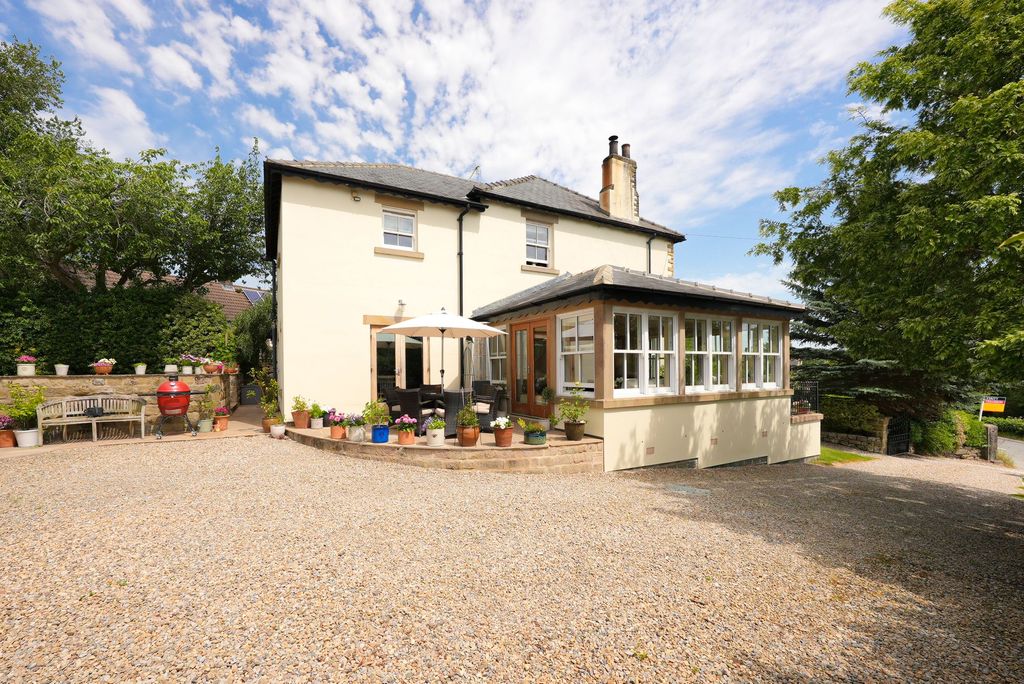 Property photo 3 of 59