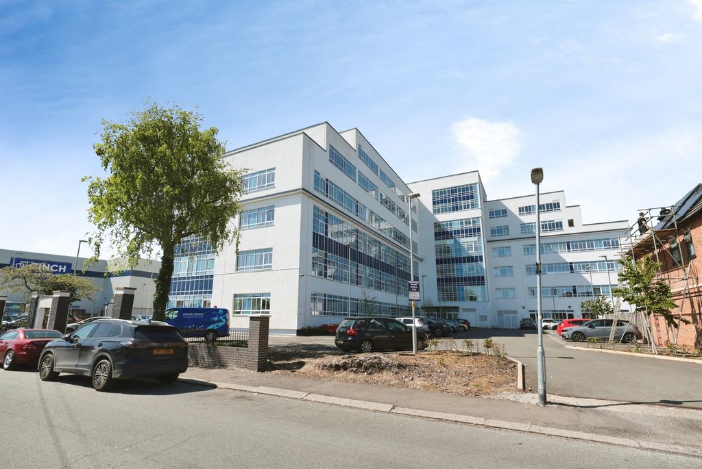 Property photo 3 of 11