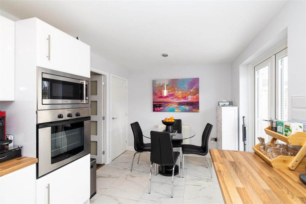 Property photo 3 of 19 Kitchen/Diner