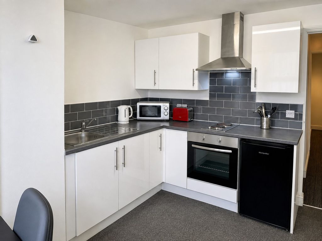 Property photo 2 of 9 Kitchen Area