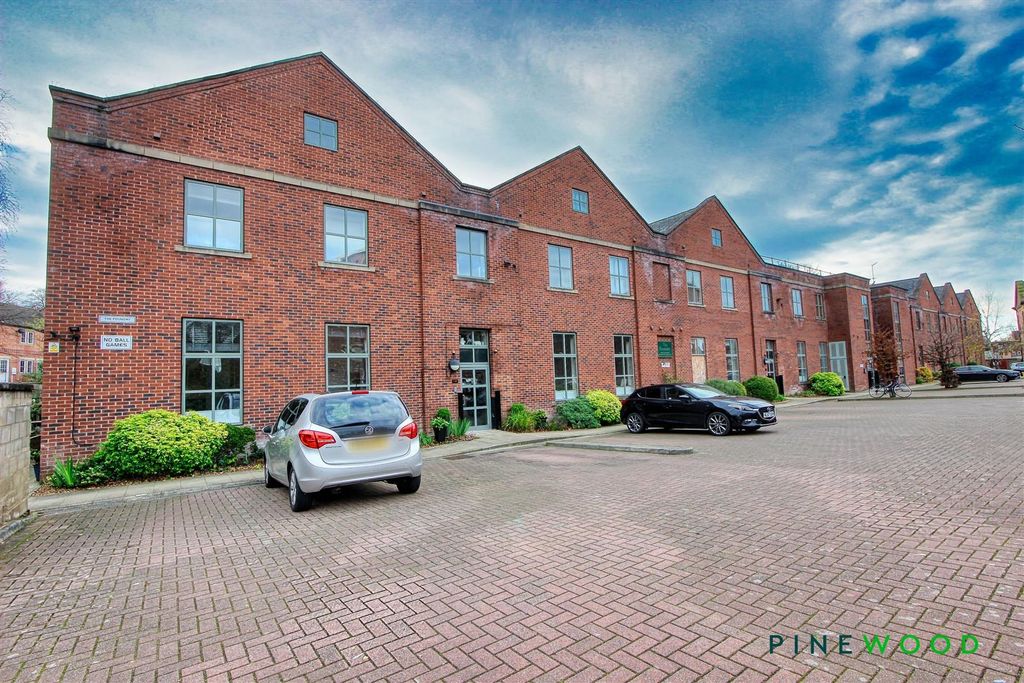 Property photo 1 of 18 Front