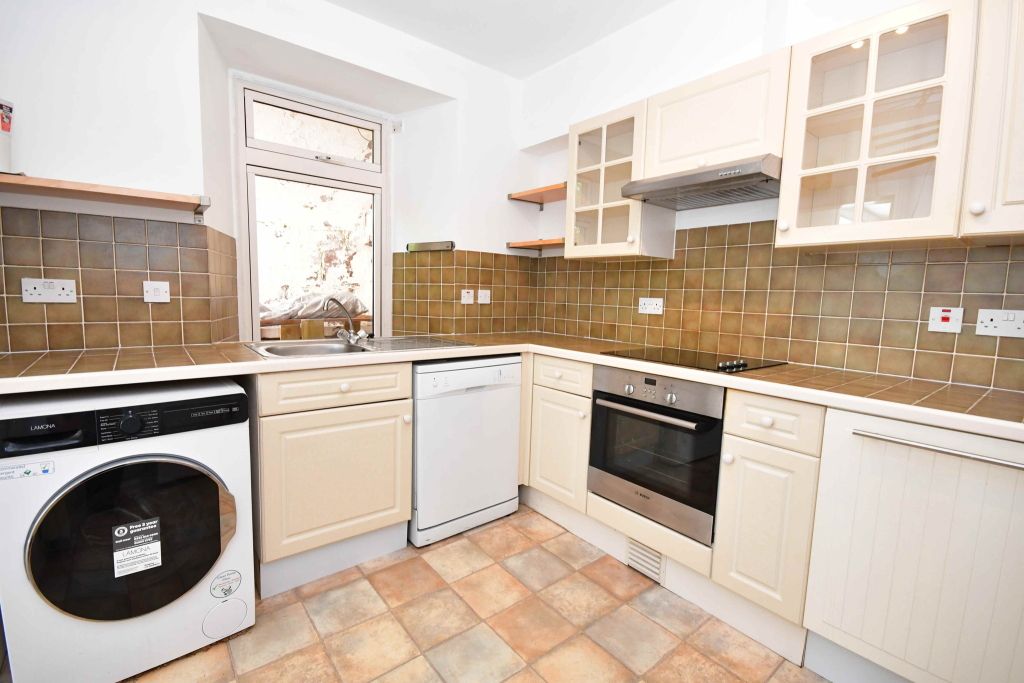 Property photo 1 of 9 Photo