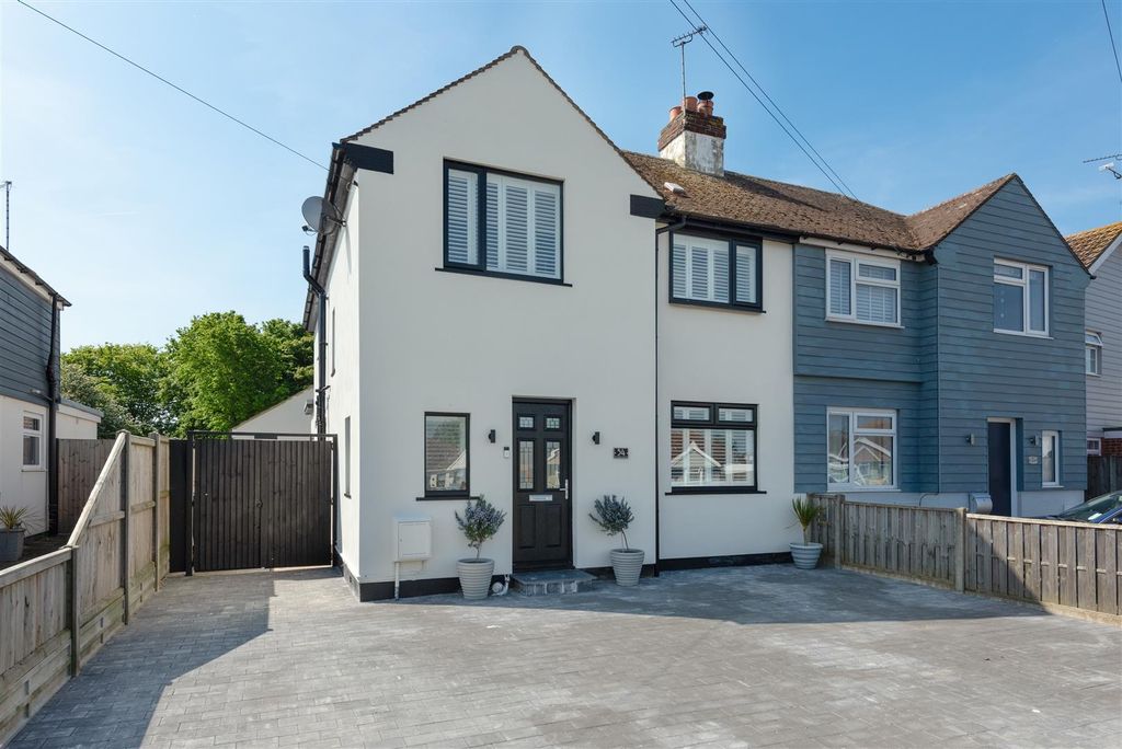 Property photo 1 of 20 Goodwin Avenue, Whitstable
