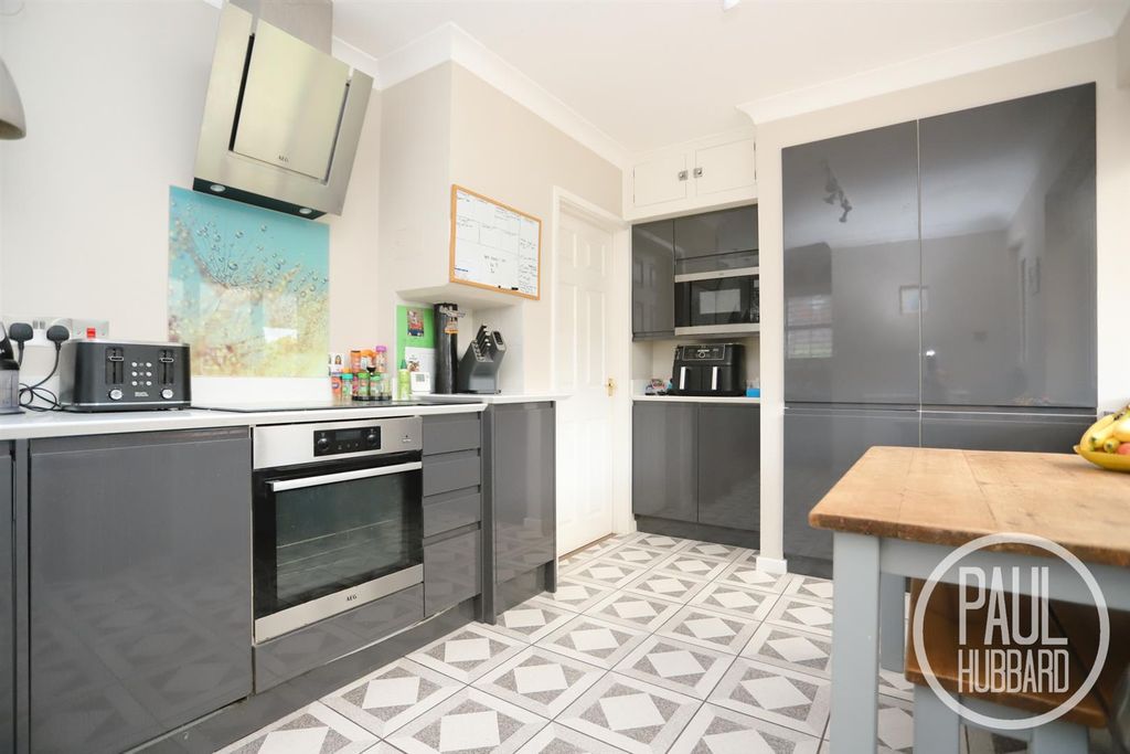 Property photo 3 of 17 Img_9466.Jpg