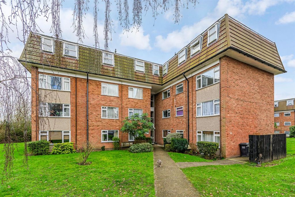 Property photo 1 of 19 Lambs Close-21.Jpg