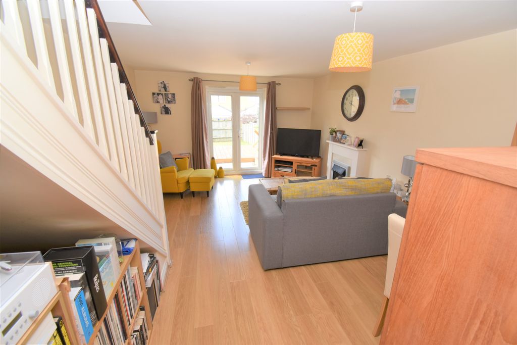 Property photo 3 of 6