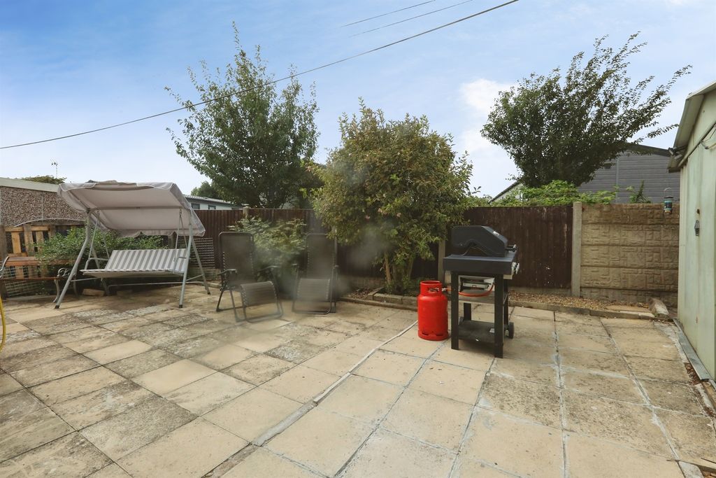 Property photo 2 of 11
