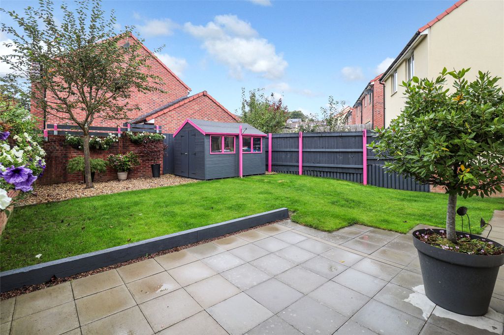 Property photo 2 of 16 Garden