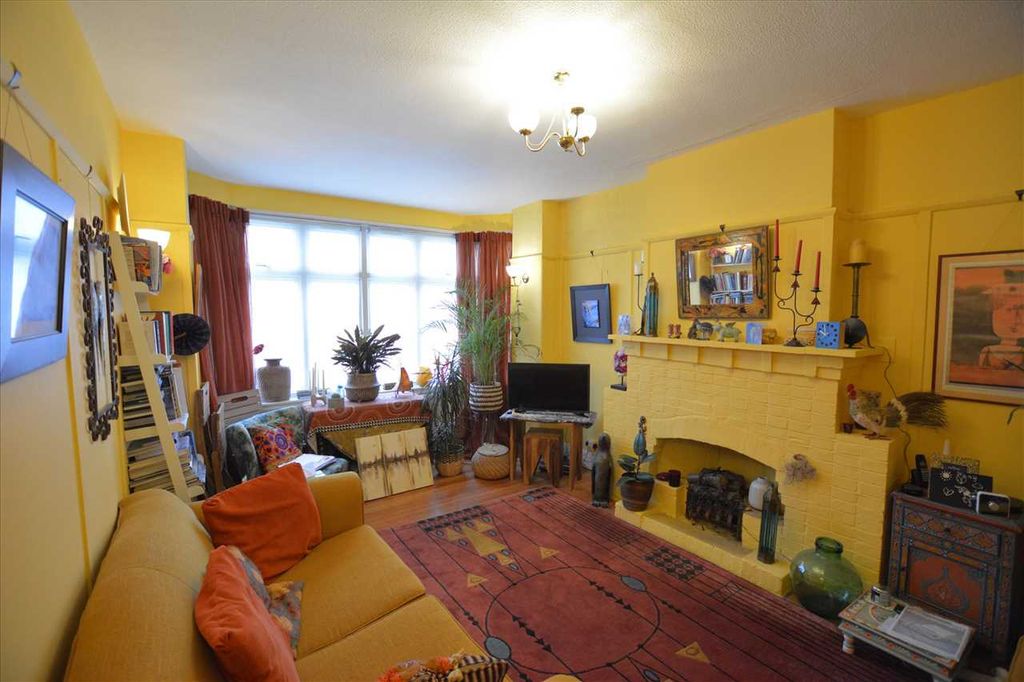 Property photo 2 of 7