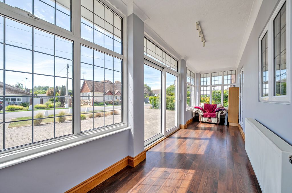 Property photo 3 of 16 1462853-12-6A0F21...