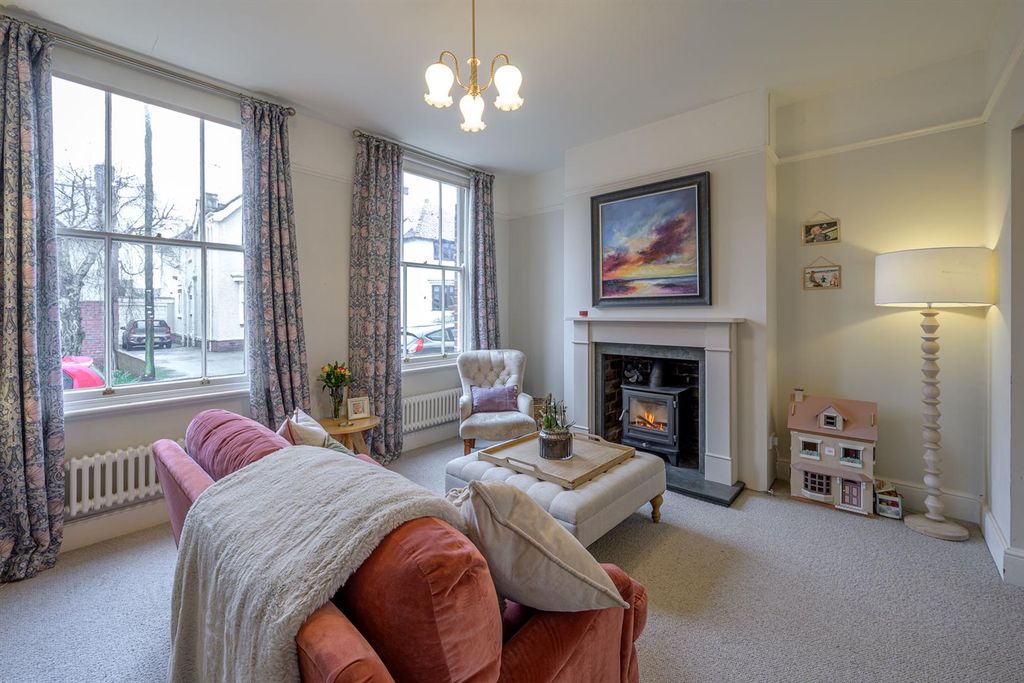 Property photo 2 of 29