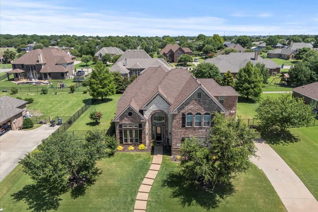 Property photo 1 of 31