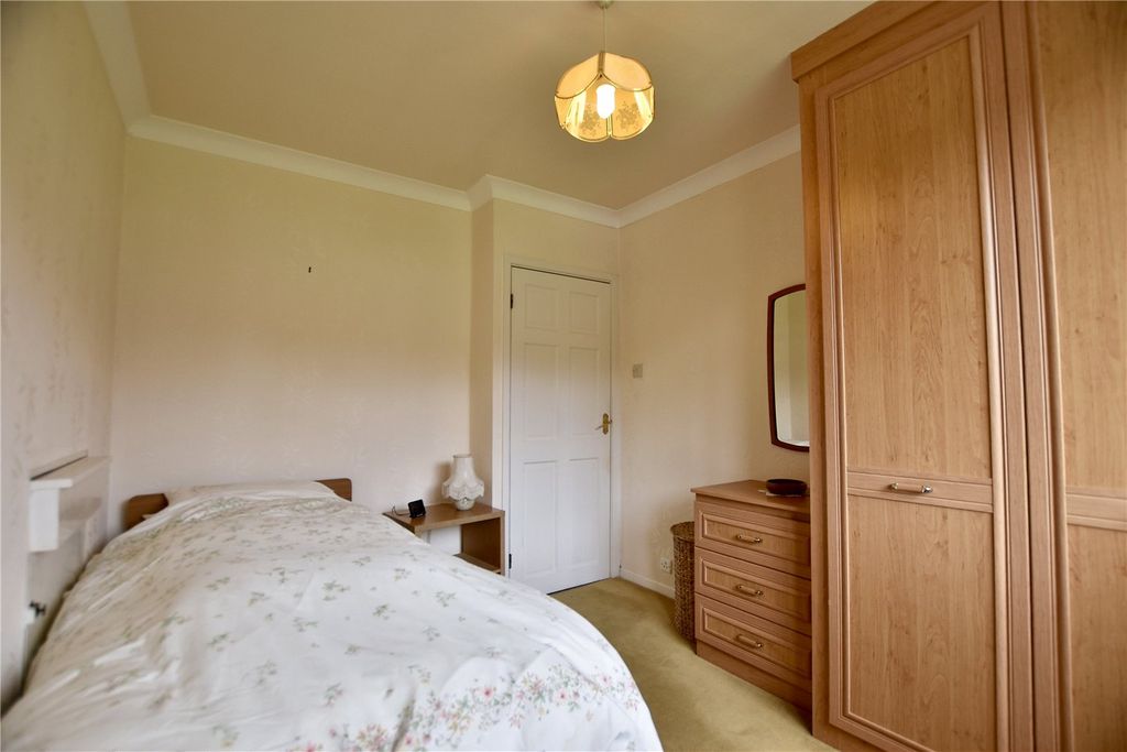 Property photo 3 of 18 Picture No. 02