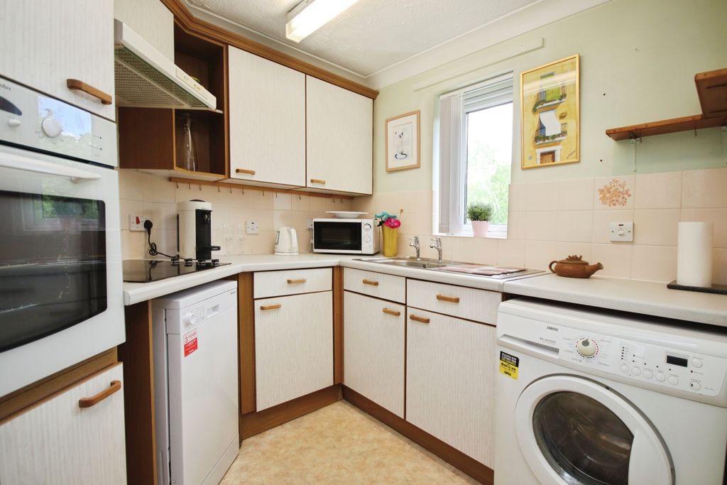 Property photo 2 of 14