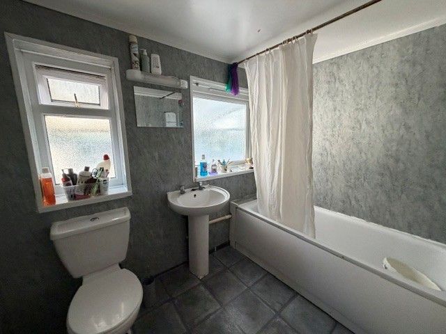 Property photo 3 of 4