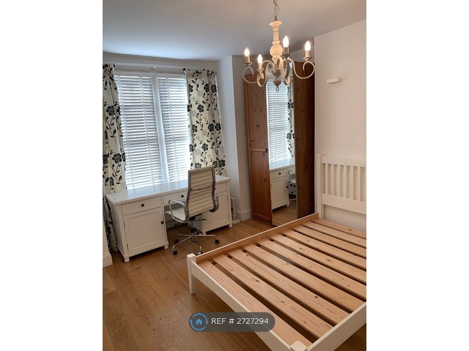 Property photo 3 of 10 Bedroom