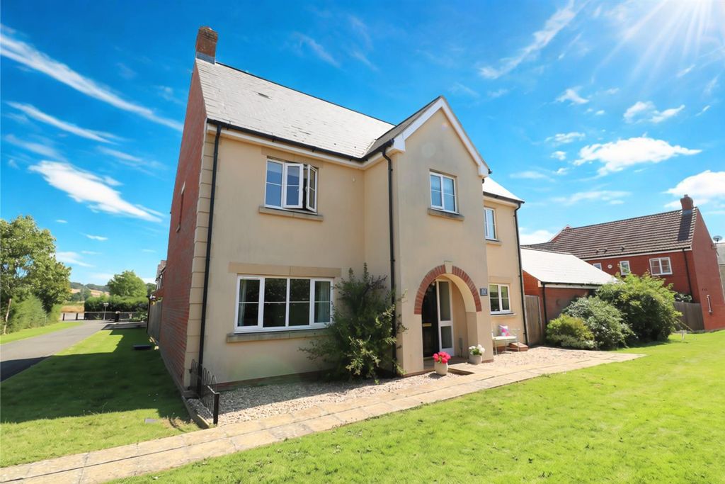 Property photo 1 of 24 Skylark Road.Png