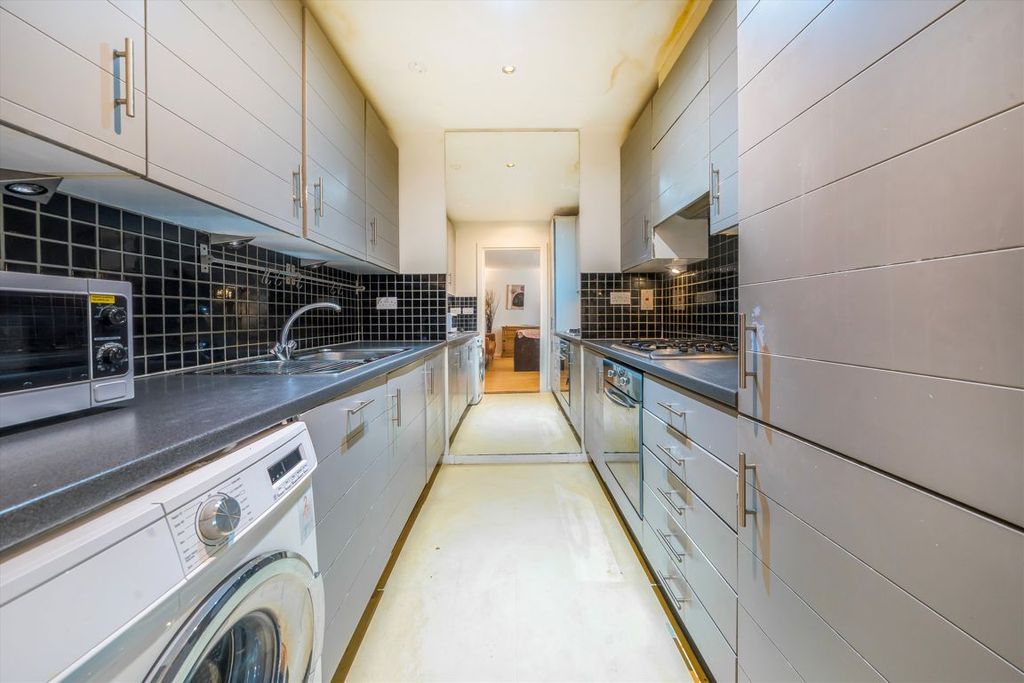 Property photo 2 of 5