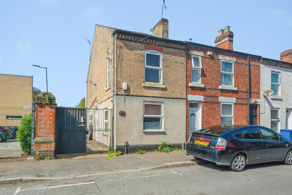 Property photo 1 of 18