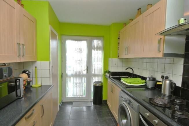 Property photo 3 of 8 Kitchen