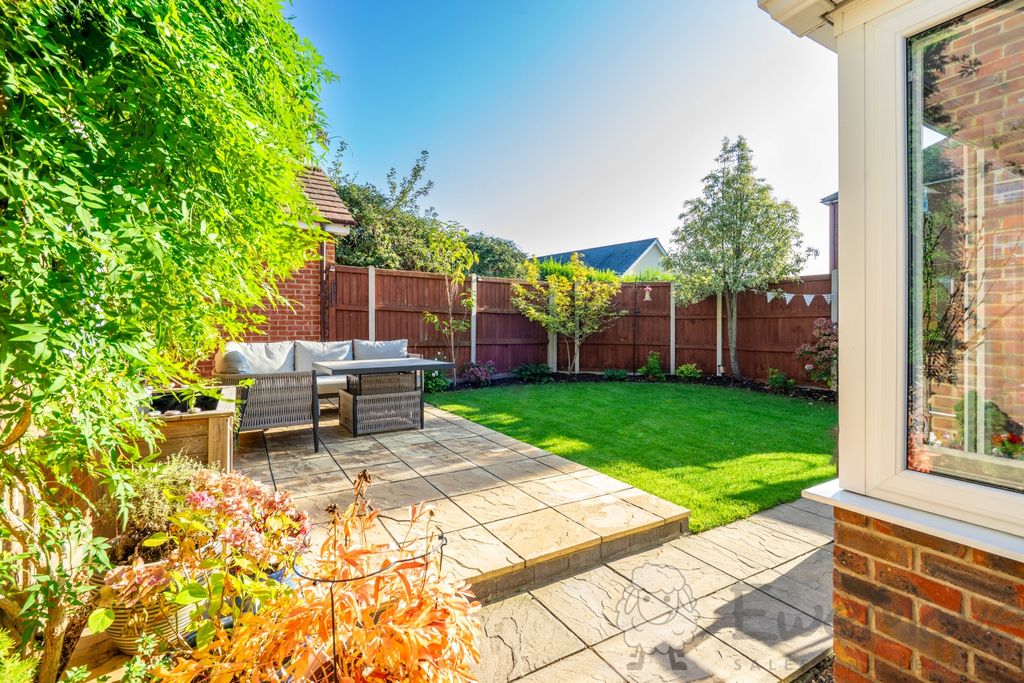 Property photo 2 of 12 South-West Facing Garden