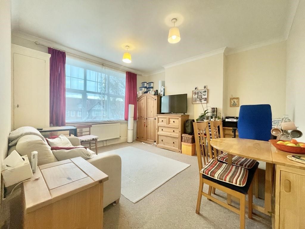 Property photo 1 of 6 Living Room