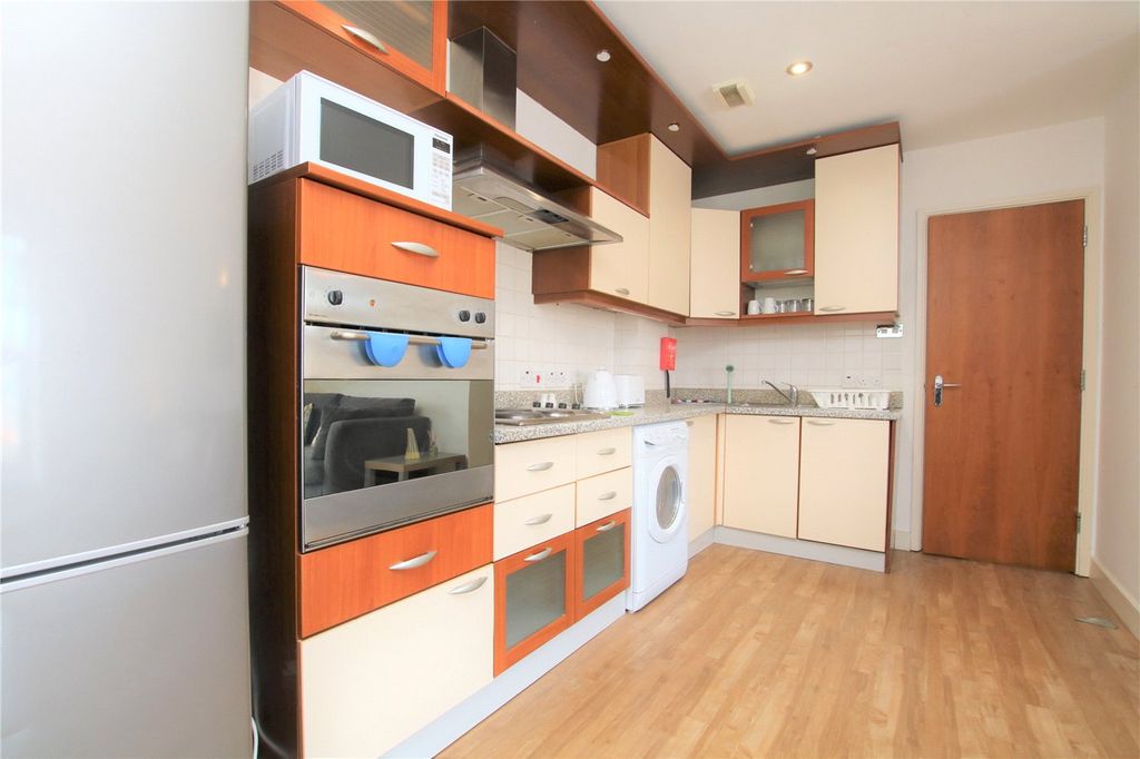 Property photo 3 of 10 Picture No. 06