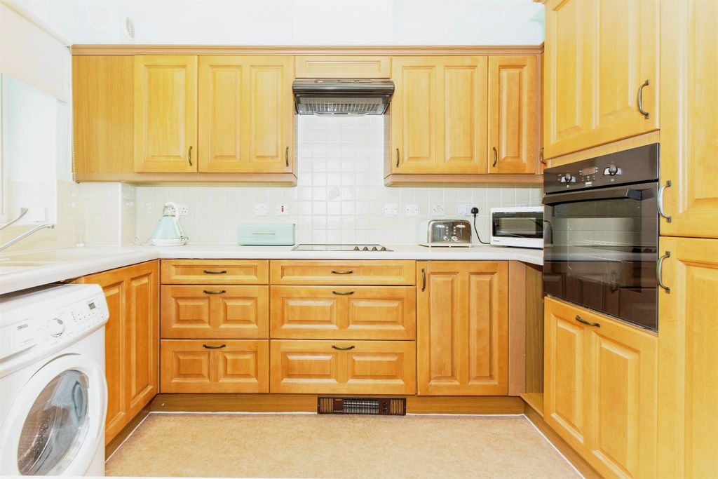 Property photo 3 of 16