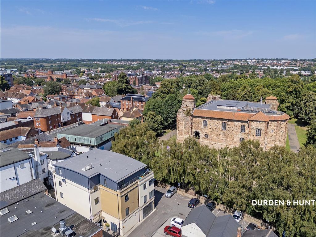 Property photo 1 of 16 Castle Bailey