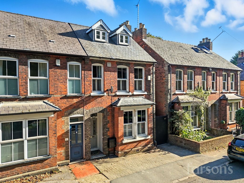 Property photo 1 of 31