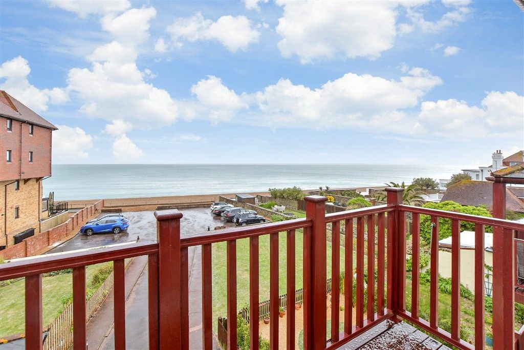 Property photo 2 of 10 Balcony / Terrace