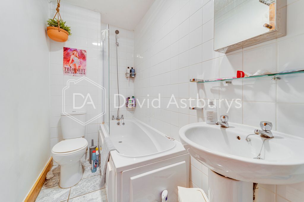 Property photo 3 of 11 Ndb08544_Enfused