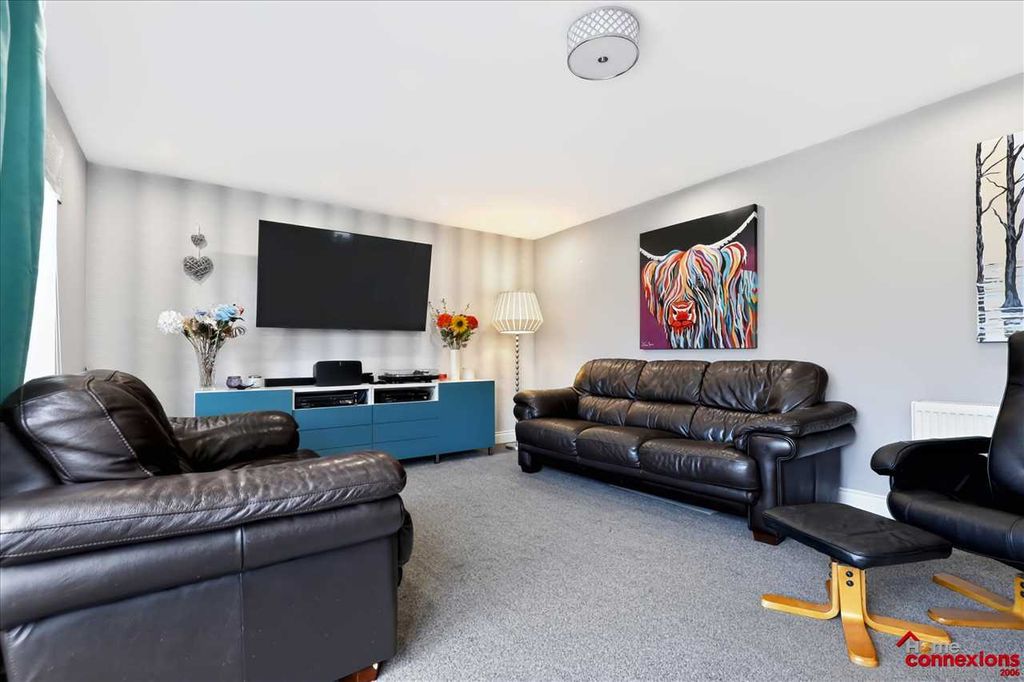 Property photo 2 of 30 Open Plan Lounge Dining (1)